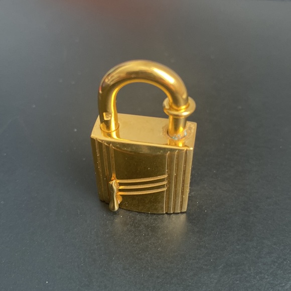 Vintage HERMEZ Cadena Lock Bag Charm 1998 Anne Arbre NWOT - Picture 7 of 10